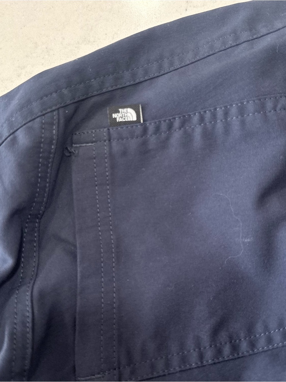 The North Face Blue Cargo Pants Women's Mediun Regular Fit Zip Pockets Logo - Picture 5 of 6